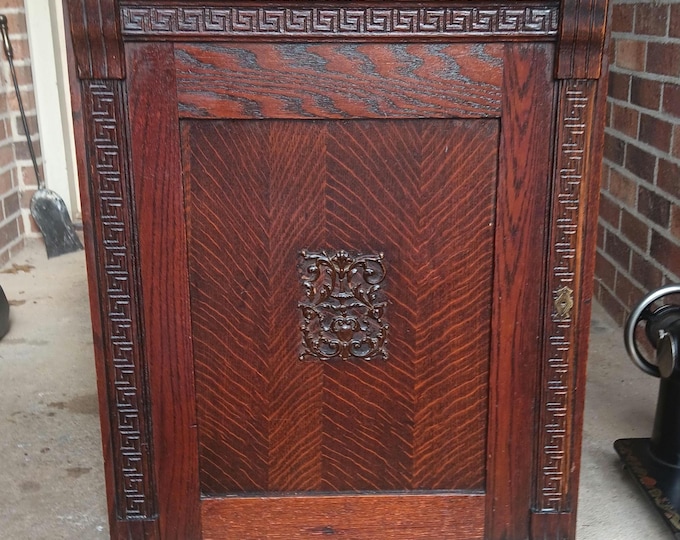 Mission Oak Cabinet Minnesota Treadle Sewing Machine