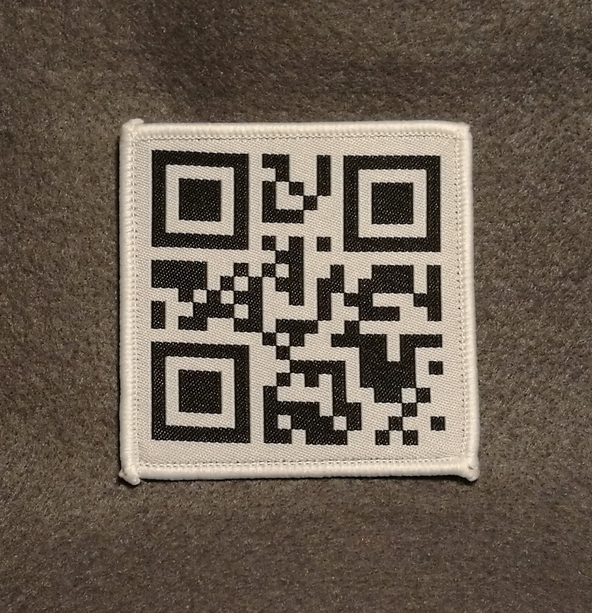 QR-code - Send Nudes - Woven patch - Iron on