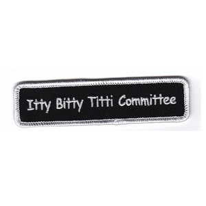 Itty Bitty Titti-kommittén - Påsydd/Hårdkrok - Broderad lapp
