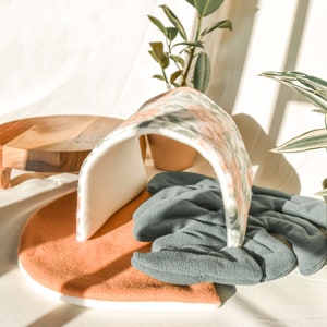 Carnation Versitunnel Resting Mat Set Bed Made for Comfort for Rabbits, Guinea Pigs, Chinchillas, Hamsters and Small Pets