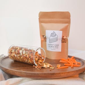 Carrot Cake Crunch Mix - Rabbit Foraging Herb & Oat Mix for Small Pets, Guinea Pigs, and Bunnies
