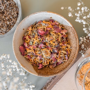 Chin Chai Tea - Foraging Herb Mix for Chinchillas, Rabbits, Guinea Pigs and Hamsters with Marigold, Rose petals, Dandelion and Plantain