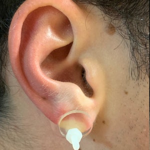 Ear Keloid Compression Plastic Discs Plastic disc earring for post-op keloid pressure model 1.5 cm Please see notes in description image 2