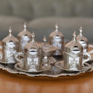 Ensemble de tasses à café turques en argent pour six (6) personnes avec plateau !