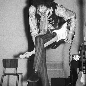 JIMI HENDRIX - Premium High Gloss Art Print Poster. (020P) (24”x36”)