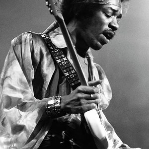 JIMI HENDRIX - Premium High Gloss Art Print Poster. (047P) (24”x36”)