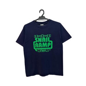 Vintage 90er Jahre 1999 SNAIL Rampe ska punk Band Tee Amboss