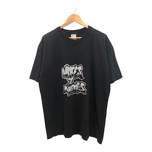 Camiseta gráfica con estilo de fuente de graffiti NOTAS 2 NOTAS vintage, rara de Gildan