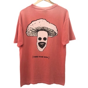 Vintage 90s 1995 BEATNIK BRAND fungi to be with single stitch made in usa beauty distressed tee