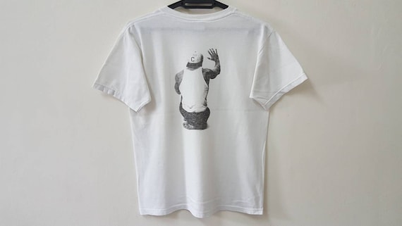 Vintage 90s CG DESIGN Joanne Savio Photographic Tee Nice Graphic