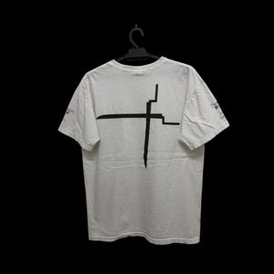 Vintage 00s HELLSING ALEXANDER ANDERSON iscariote sección XIII santas bayonetas cruz gran logo trasero raro anime minimalista estilo gótico yunque