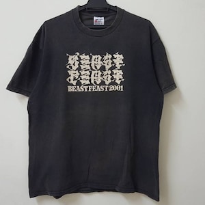 Camiseta vintage 00s 2001 BEAST FEAST festival de heavy metal feita nos EUA arte por usugrow camiseta de metal raro desgastado