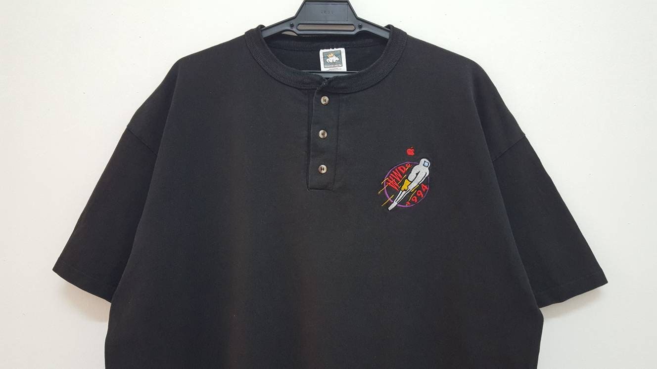 コレクション 1990's Apple event staff shirt 1990's Apple Event Staff T-shirt #d30cf6 | eBay