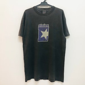 Vintage 90s ETNIES SKATEBOARDS og centre block logo rare skaterock style t shirt beauty distressed tultex
