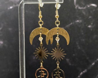 Dawn Court Earring Set
