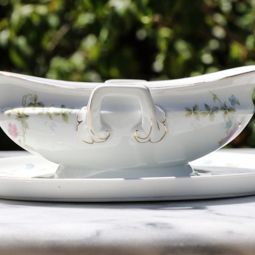 Rosenthal Avon shops Rose Aida - Bavaria - Forget Me Not - Rose Floral Gravy Boat with Attached Under plate