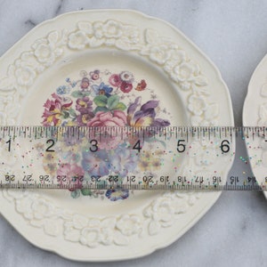 Vintage Crown Ducal - Gainsborough - Floral plates - 6 1/8inch - Set of 2