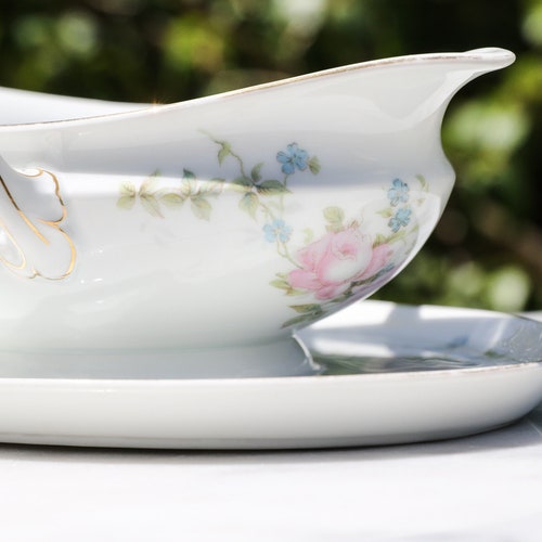Rosenthal Avon shops Rose Aida - Bavaria - Forget Me Not - Rose Floral Gravy Boat with Attached Under plate