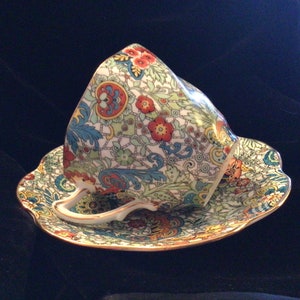 Rosina Made In England Bone China Teacup and Saucer 5031