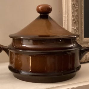 Goebel Country Tobago Covered Casserole #522
