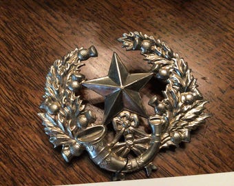 Great Britain Cameronian Scottish Cap Badge
