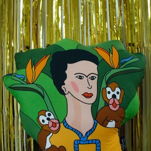Shaped pillow - Frida & monkeys