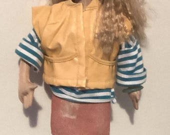 Mattel 1986 Hot Looks Chelsea Blonde Hair Doll - 45 CM X 15 CM