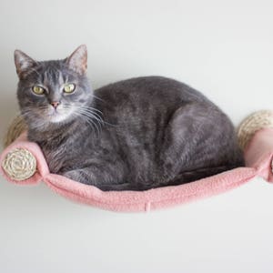 Katzen Hängematte, Kratzbaum, Kuscheliges weiches Katzenbett - Einzigartiges Geschenk für Katzenliebhaber, Wandmontiertes Katzenregal, Sitzstange, Katzenhängematte - Soft Pink