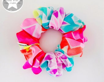 Kaleidoskop Krawatte Farbstoff SWIM Scrunchie / Regenbogen Krawatte Farbstoff wasserdicht Ecrunchie / Tie Dye Scrunchie / Wasser Scrunchie / bunte Schwimmen Scrunchie