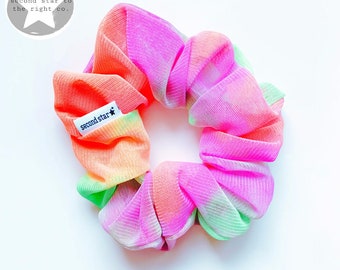 Hallo-Vibes Tie Dye Scrunchie / Halloween Tie Dye Scunchie / Tie Dye Scrunchie / Mesh Scrunchie / Rainbow Tie Dye Scrunchie /Fall Scrunchie