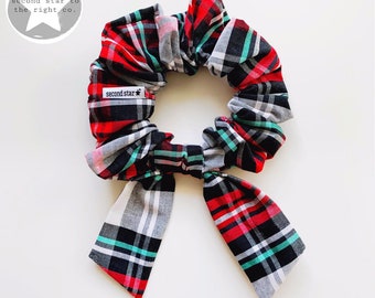 Candy Apple Plaid Scrunchie / Christmas Plaid Scunchie / Red & Green Plaid Scrunchie / Festive Plaid Scrunchie / Plaid Christmas Scrunchie