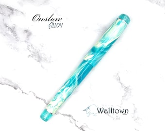 Pluma estilográfica Ice Koi con salpicaduras / Modelo Onslow Alloy / Jowo n.° 6 / Hecha a mano