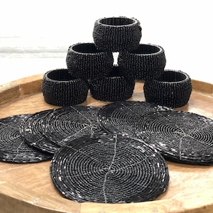 Set di anelli per tovaglioli e sottobicchieri con perline fatti a mano, accessori per la tavola da pranzo, set regalo decorativo per inaugurazione della casa, decorazioni per la tavola, rotondi, neri