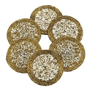 Posavasos dorados y blancos, juego de 6, posavasos de cuentas hechos a mano, posavasos decorativos, regalo para ella, regalo de inauguración de la casa, listo para enviar