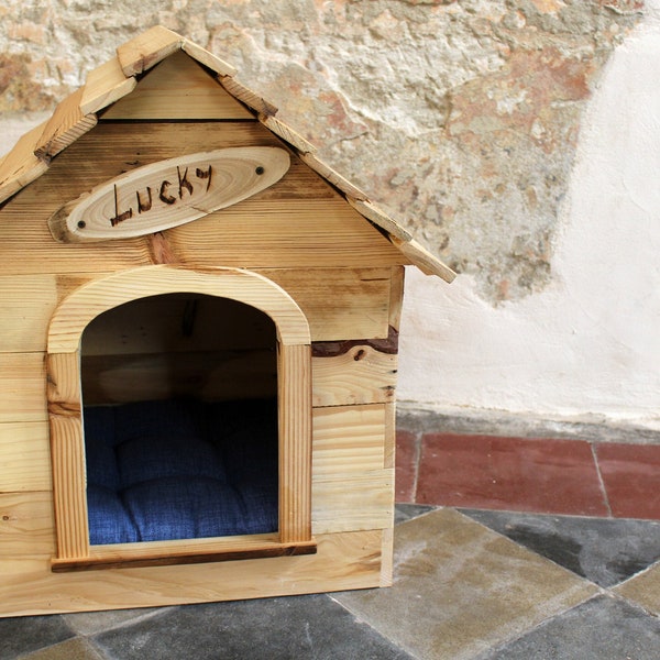 Casetta per cani in legno