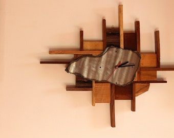 Horloge murale en bois et acier
