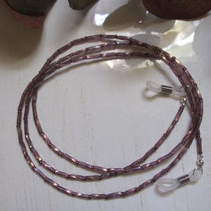 Chaîne en verre d&#39;oeil de perles de rocaille de clairon colorées d&#39;améthyste minuscule, minimaliste, cadeau pour elle, cadeau d&#39;anniversaire, fait main, à la mode, perlé, été