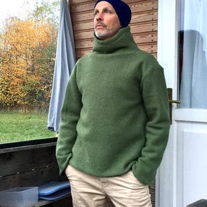 WOOLISTIC - Minimalist outdoor sweater with stand-up collar, available in Merino wool and wool, breathable, robust & water-repellent image 1