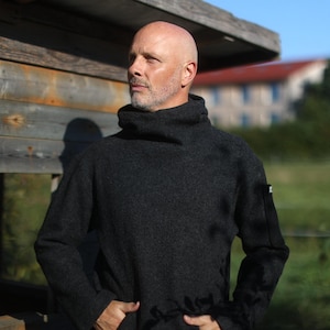 WOOLISTIC HOOD - Sudadera con capucha de lana de color antracita, neutra en cuanto a género, con 2 bolsillos con cierre, sostenible y elegante, repelente al agua, para exteriores.