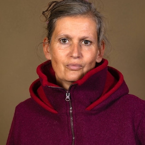 WILDNATUR - Walk coat with high collar & hood made of 2 layers of walk, 780gr/m2, with 2-way zipper, available in great color combinations