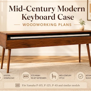 Könnte beinhalten: Ein Tastaturgehäuse aus Holz mit vier konischen Beinen und dem Text Mid-Century Modern Keyboard Case WOODWORKING PLANS. Das Design enthält ein Symbol für digitalen Download, passt für viele 88-Tasten-Keyboards sowie Yamaha P-115, P-125, P-45 und ähnliche Modelle.