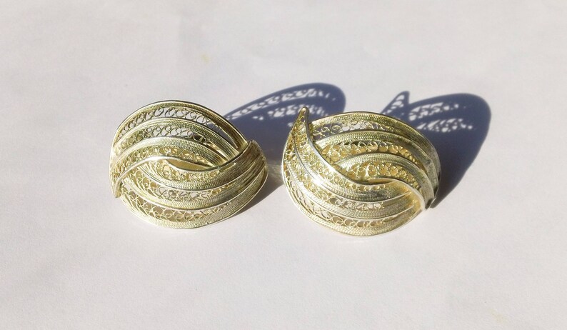 Vintage Estate Sterling Silver Filigree Mesh Swept Wings Clip-On Earrings
