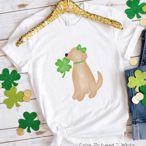 Yellow Lab Girl St Patrick&#39;s Day Shirt, Dog Mom Shirt, Girls St Patricks Day T Shirts for Women, Cute St Patricks Tee, Dog Lover Shirt
