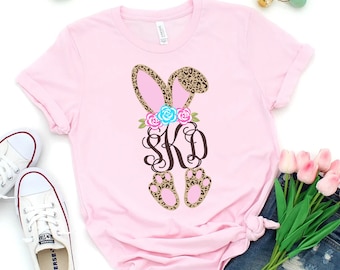Monogramm Leopard Bunny Ears Ostern Shirt, Osterhasen-Shirt, Mädchen niedliches Ostern Shirt für Frau, benutzerdefinierte Ostern Shirt, Osterfamilie passendes T-Shirt