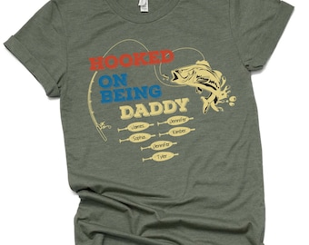 Benutzerdefinierte Angeln Daddy Shirt, personalisierte Daddy Shirt mit Kinder Namen, Vatertagsgeschenk für Daddy, Vatertags Shirt, Geburtstagsgeschenk für ihn
