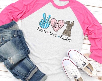 Camiseta familiar de Pascua: Conejito de Paz y Amor con Monograma (Camiseta raglán)
