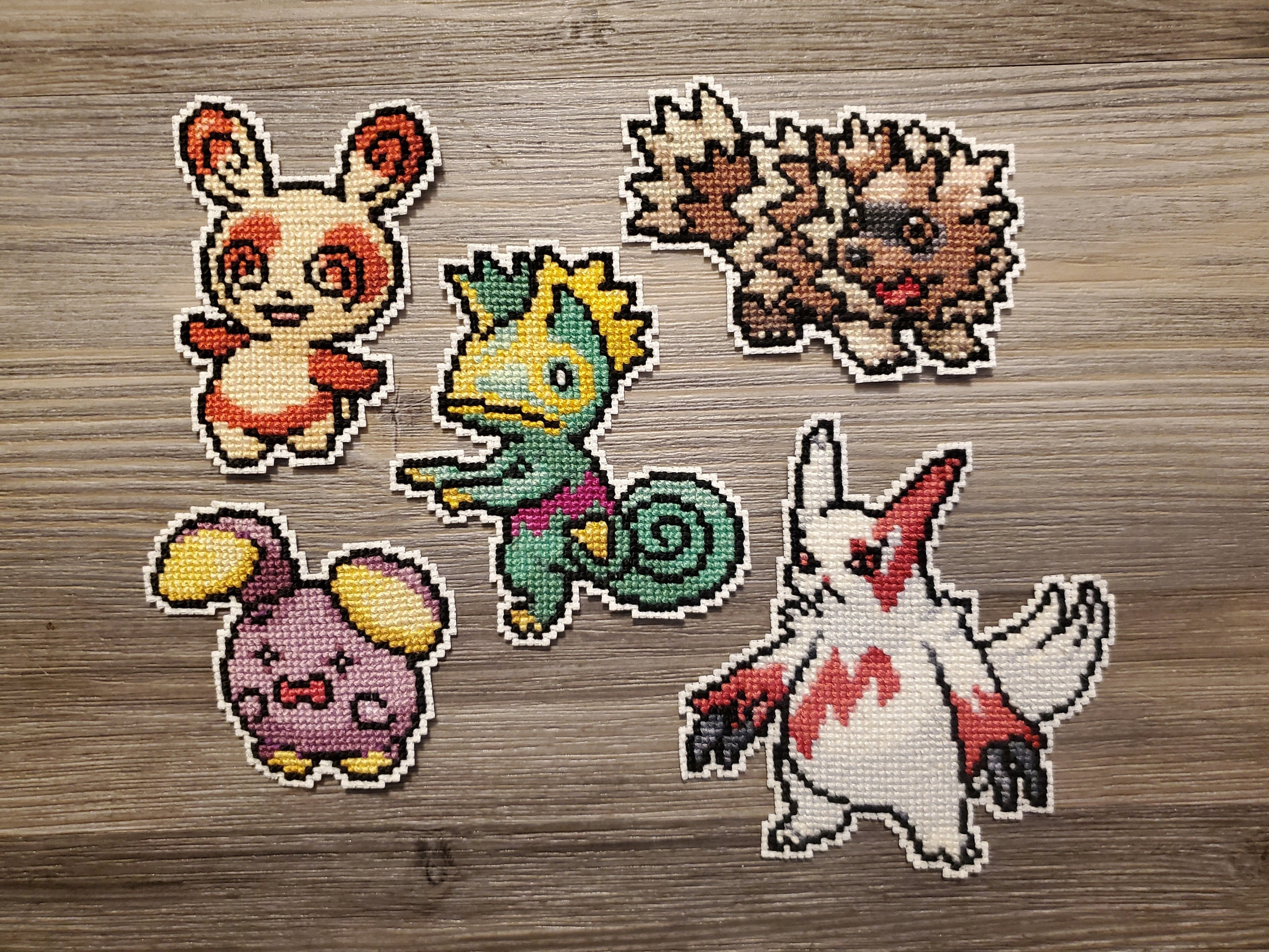 Servine, Serperior, snivy, eevee, pokedex, editing, bead, sprite, pixel  Art, Pokémon