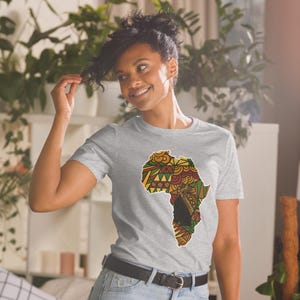 T-shirt met Afrikaanse kaart en tribalpatroon | Afrocentrisch unisex T-shirt | Afrikaans erfgoedshirt | Black History Pride-cadeau | Kente-geïnspireerd shirt