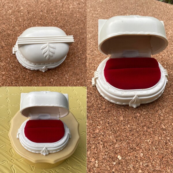 1940's Ring Box (es) new in original containers, Celluloid. Suc brand. Priced per box