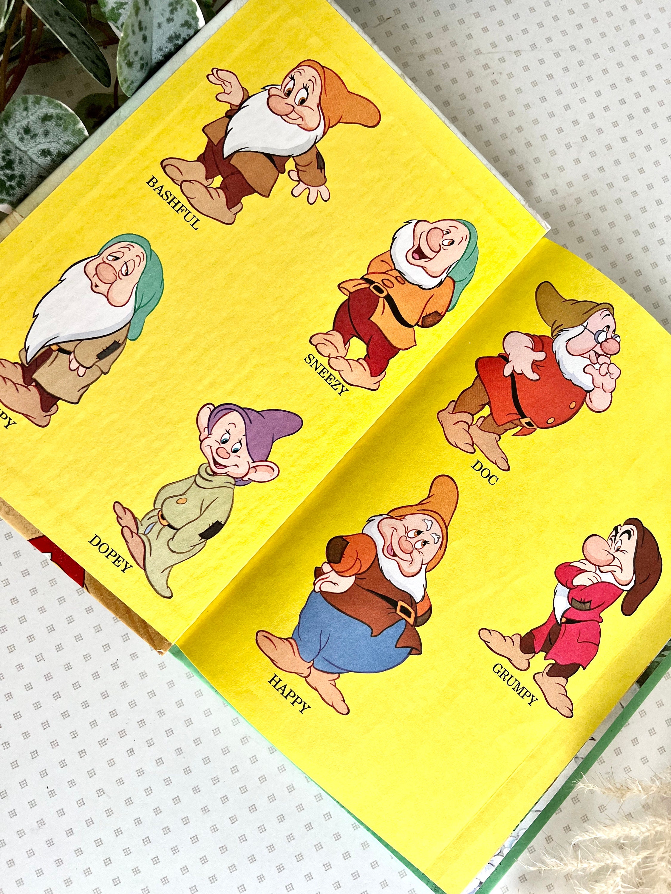 ディズニー Disney 7人の小人 年代物 ヴィンテージ品 古着 90s USA製 Disney 白雪姫 7人の小人 Dopey おとぼけ Tシャツ XXL